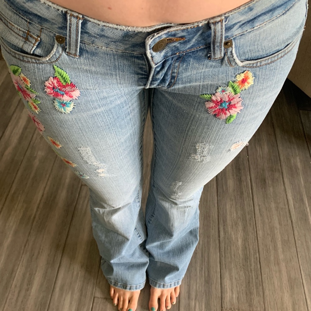 90s / early 2000s floral embroidered jeans with flare